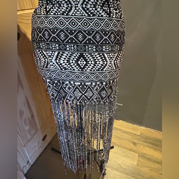 ☀️Venus Aztec Geometric Fringe Maxi Mini Skirt/Beach Cover-up Size Large☀️ - Picture 6 of 7